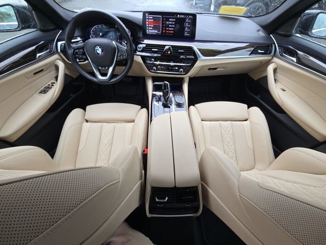 Used 2023 BMW 540i xDrive w/ Premium Package image 12
