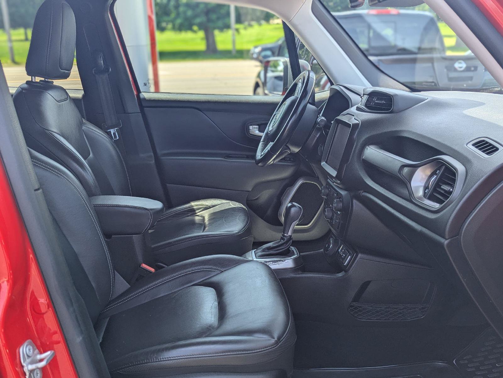 Used 2021 Jeep Renegade Limited AWD/4WD image 40
