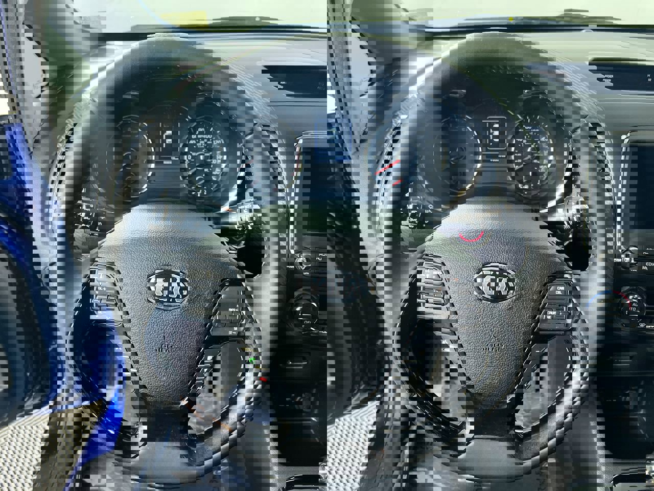 Used 2017 Kia Forte EX image 17