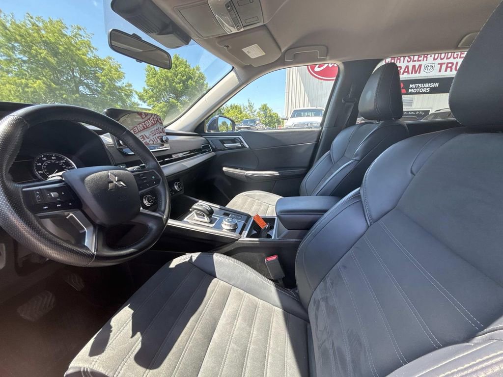 Used 2024 Mitsubishi Outlander FWD image 10
