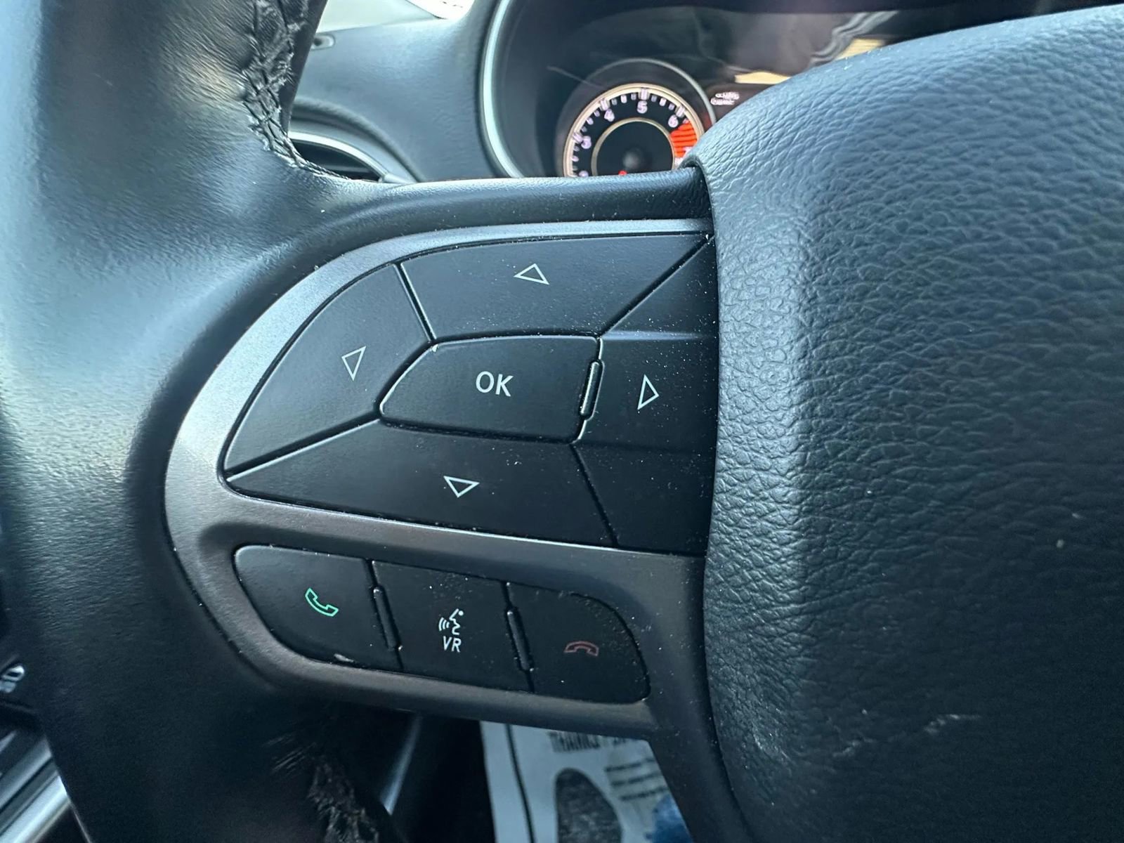 Used 2020 Jeep Cherokee Limited image 25