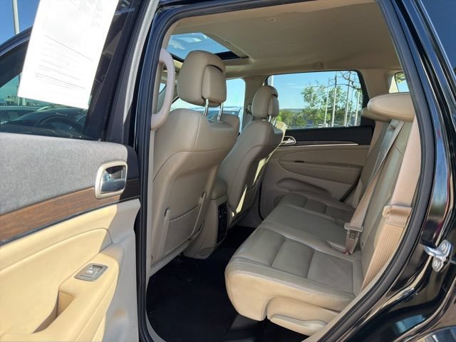 Used 2017 Jeep Grand Cherokee Limited w/ Trailer Tow Group IV AWD/4WD image 24