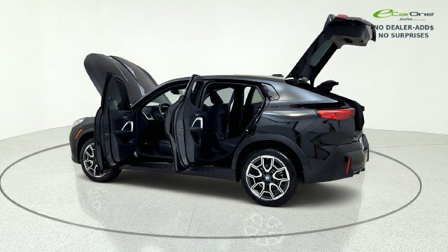 Used 2026 BMW X2 xDrive28i AWD/4WD image 17