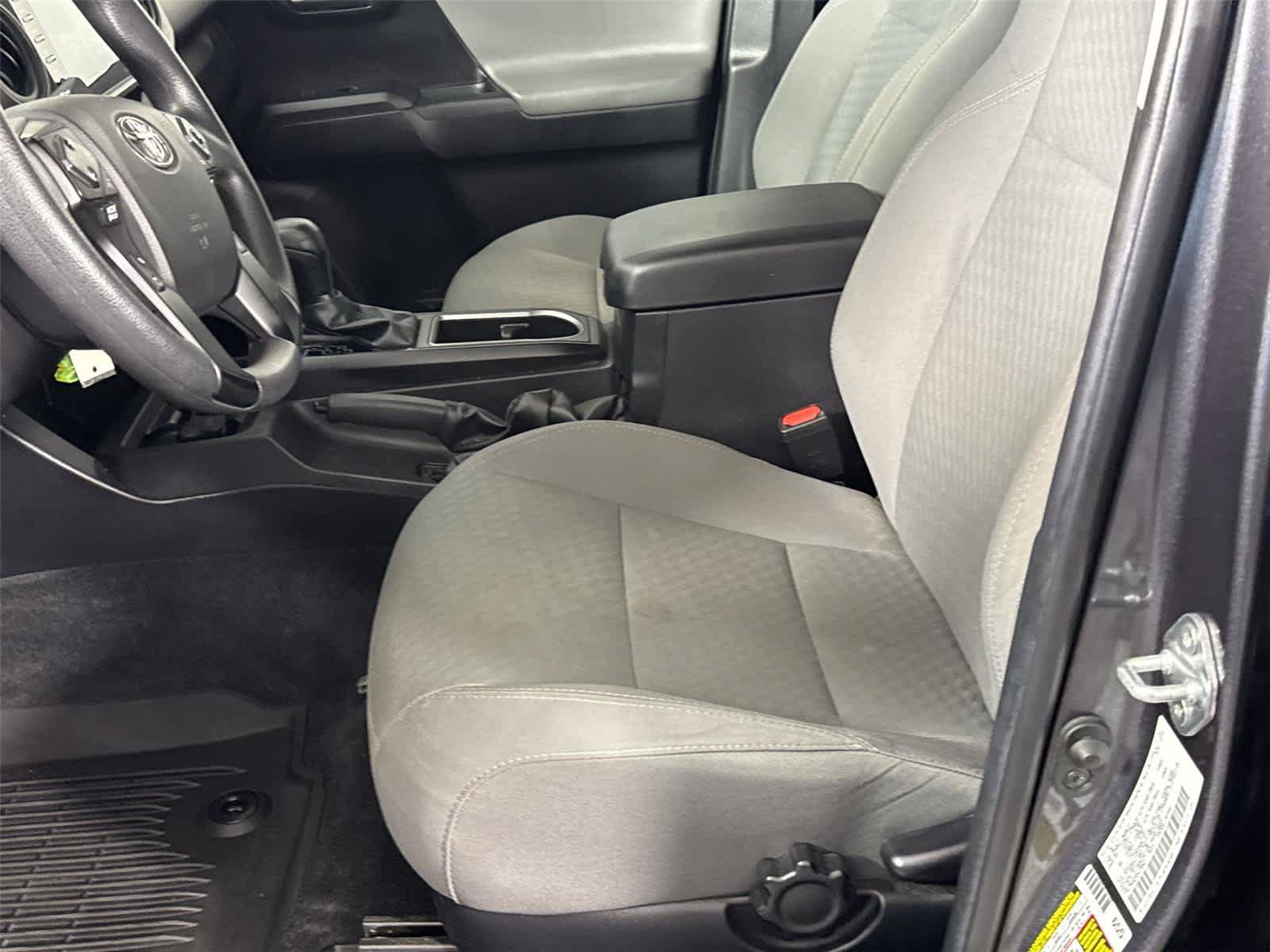 Used 2022 Toyota Tacoma SR AWD/4WD image 11