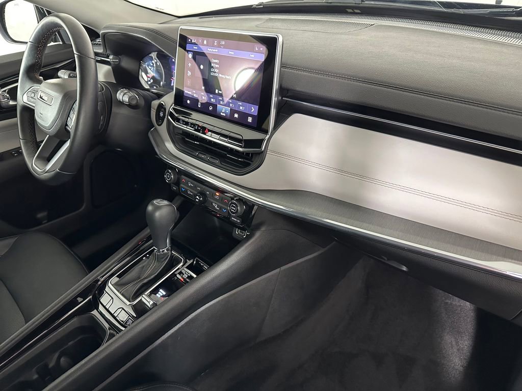 Used 2022 Jeep Compass Limited image 30