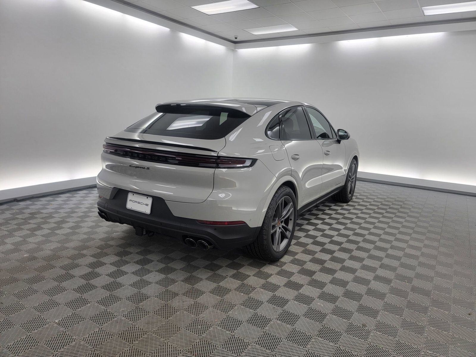 New 2025 Porsche Cayenne S image 5