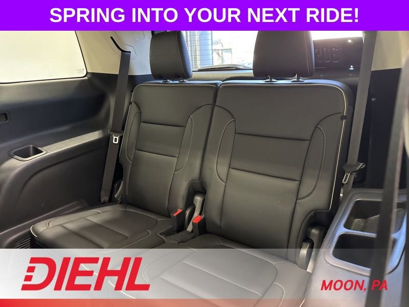 Used 2023 GMC Acadia Denali w/ Denali Ultimate Package image 19