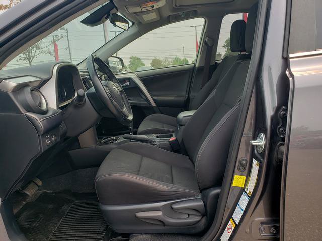 Used 2018 Toyota RAV4 XLE w/ Plus Extra Value Package AWD/4WD image 10
