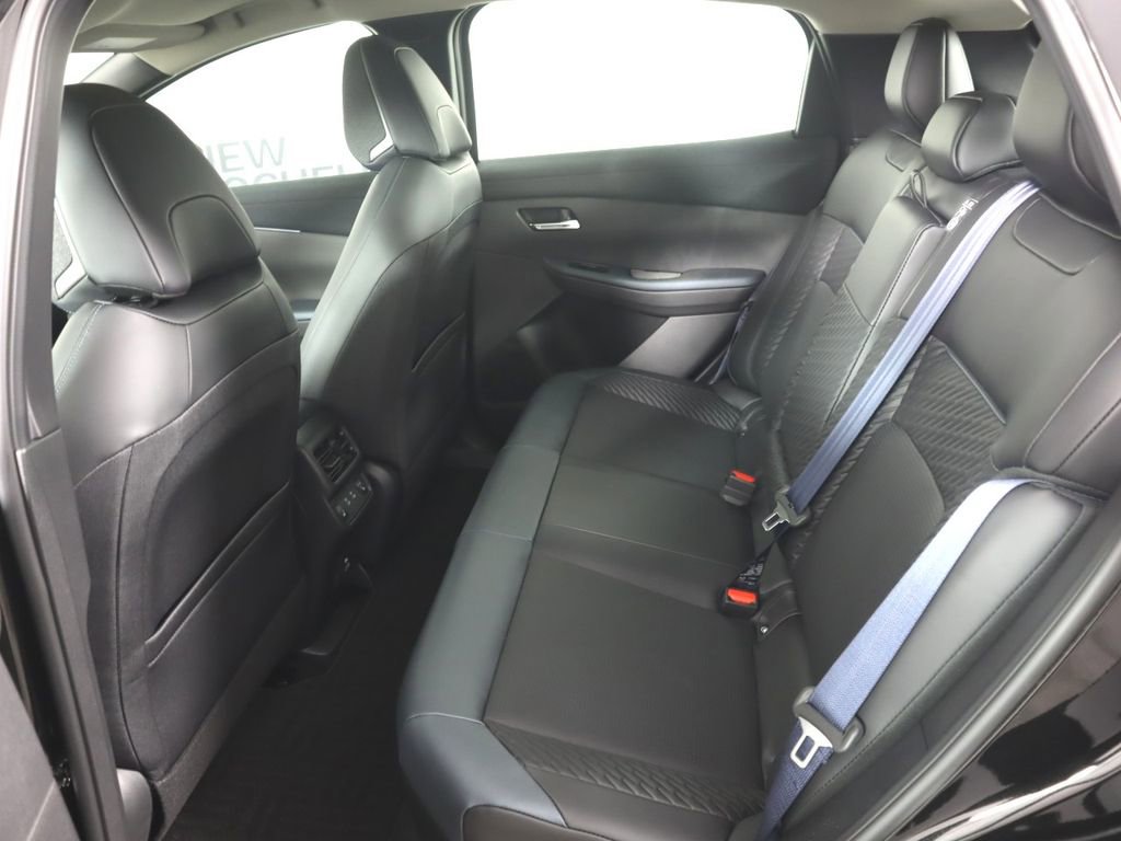 New 2026 Nissan Leaf Platinum+ w/ Floor Mat Package (Platinum+) FWD image 26