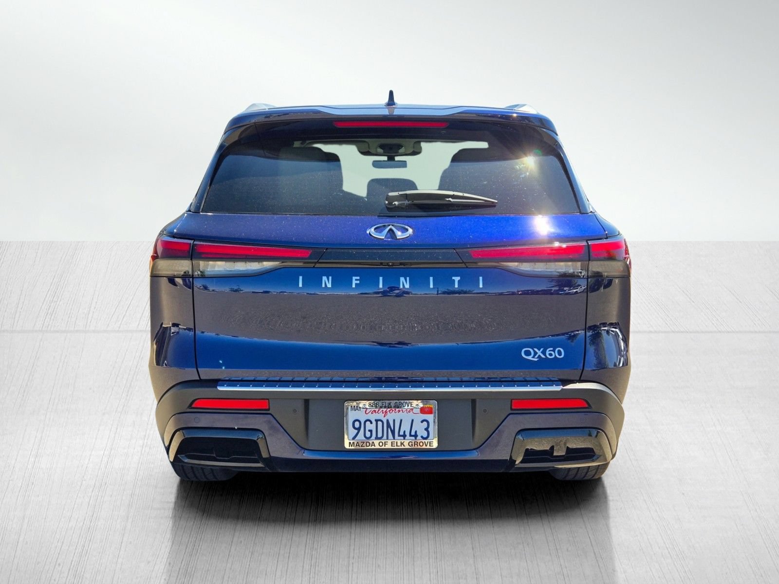Used 2023 INFINITI QX60 Luxe w/ Cargo Package FWD image 5