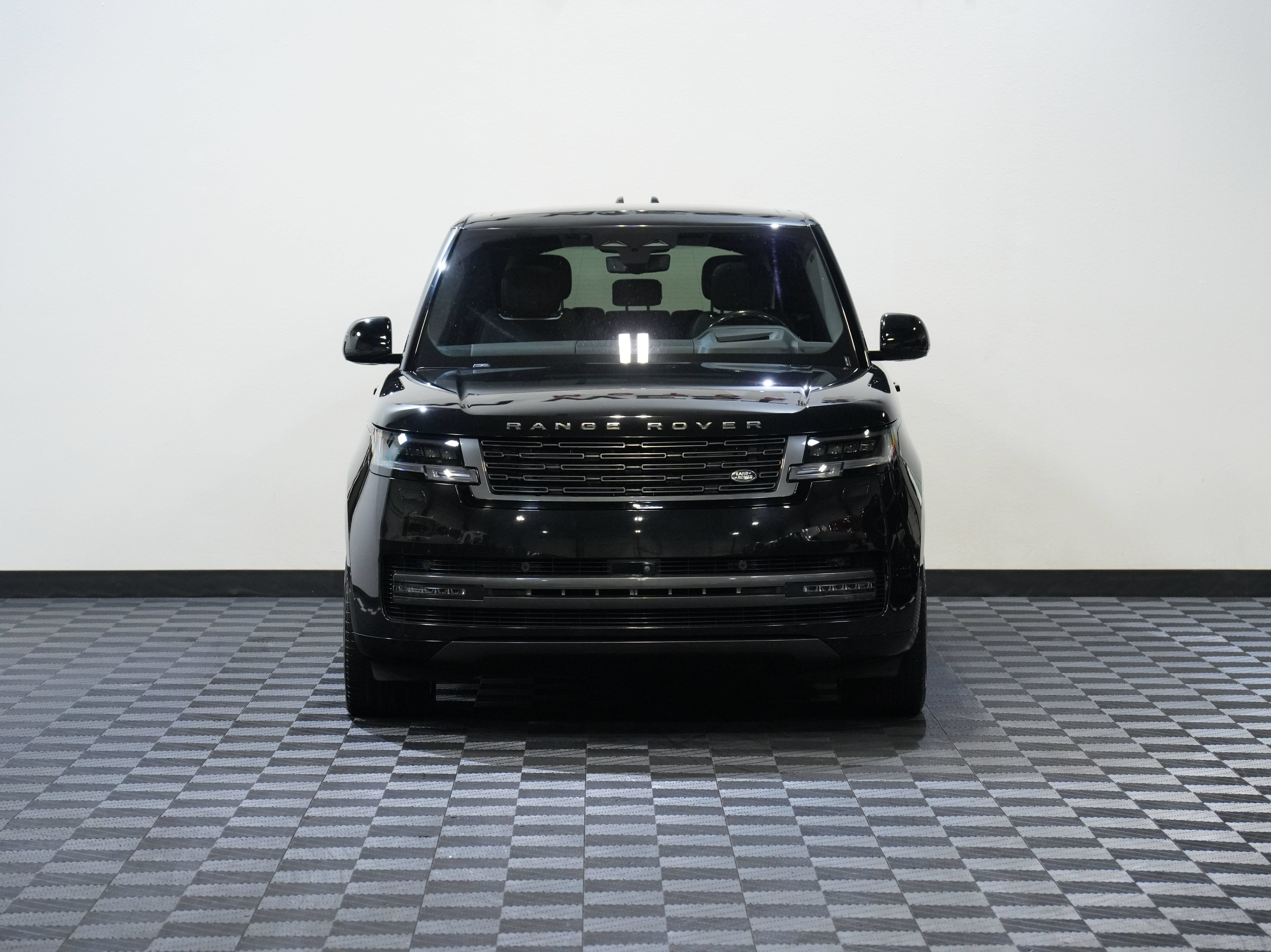 Used 2023 Land Rover Range Rover SE AWD/4WD image 4
