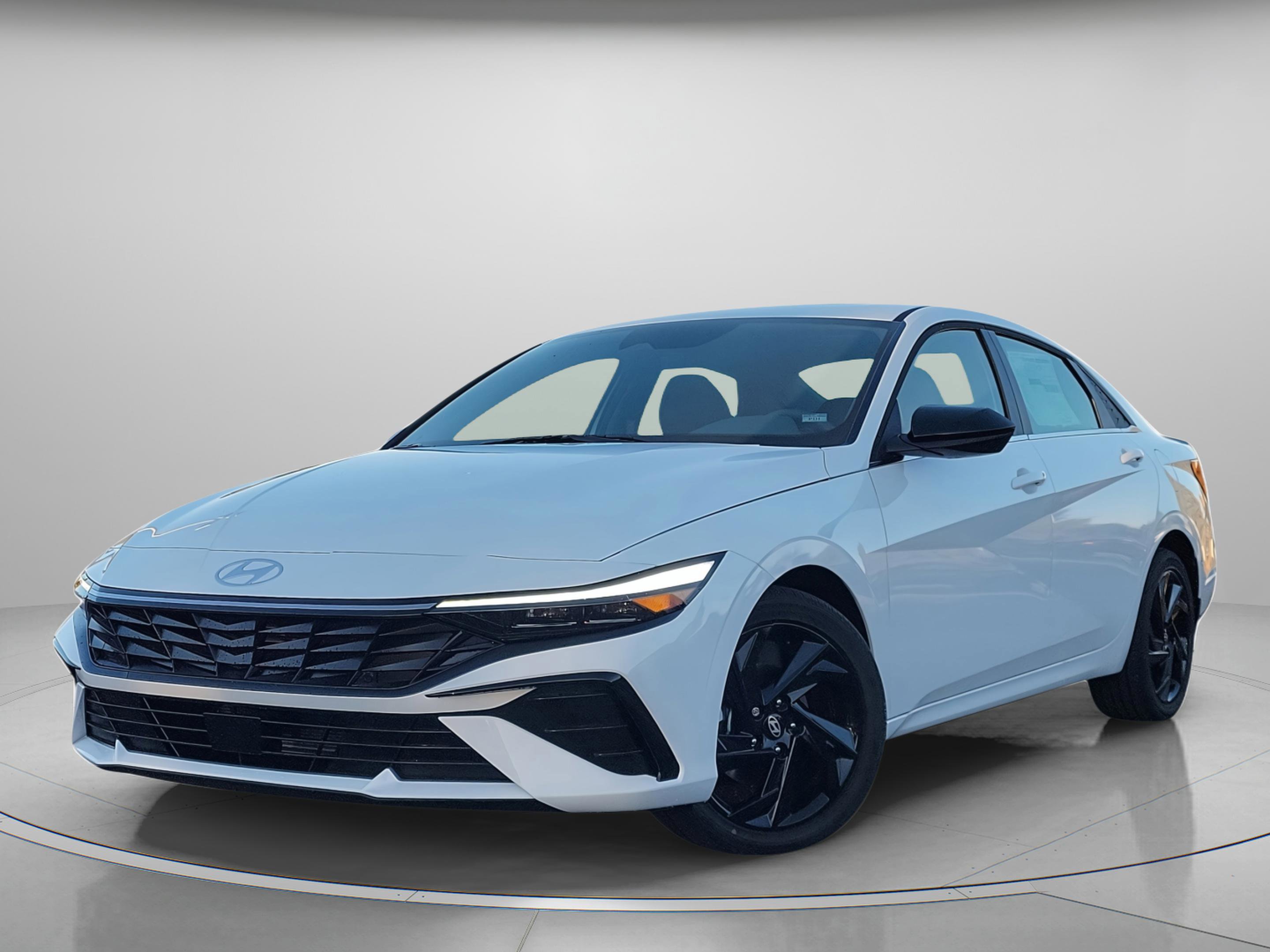 New 2026 Hyundai Elantra SEL Sport image 2