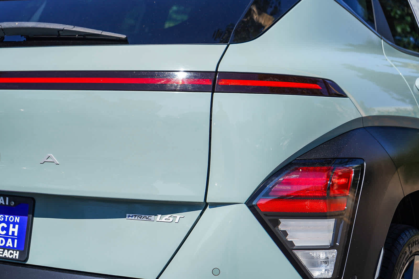 Used 2024 Hyundai Kona Limited AWD/4WD image 8