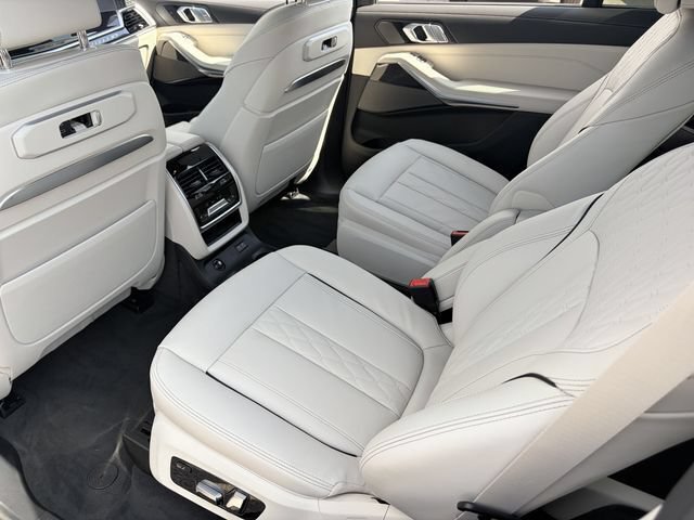 New 2027 BMW X7 xDrive40i w/ M Sport Package AWD/4WD image 16