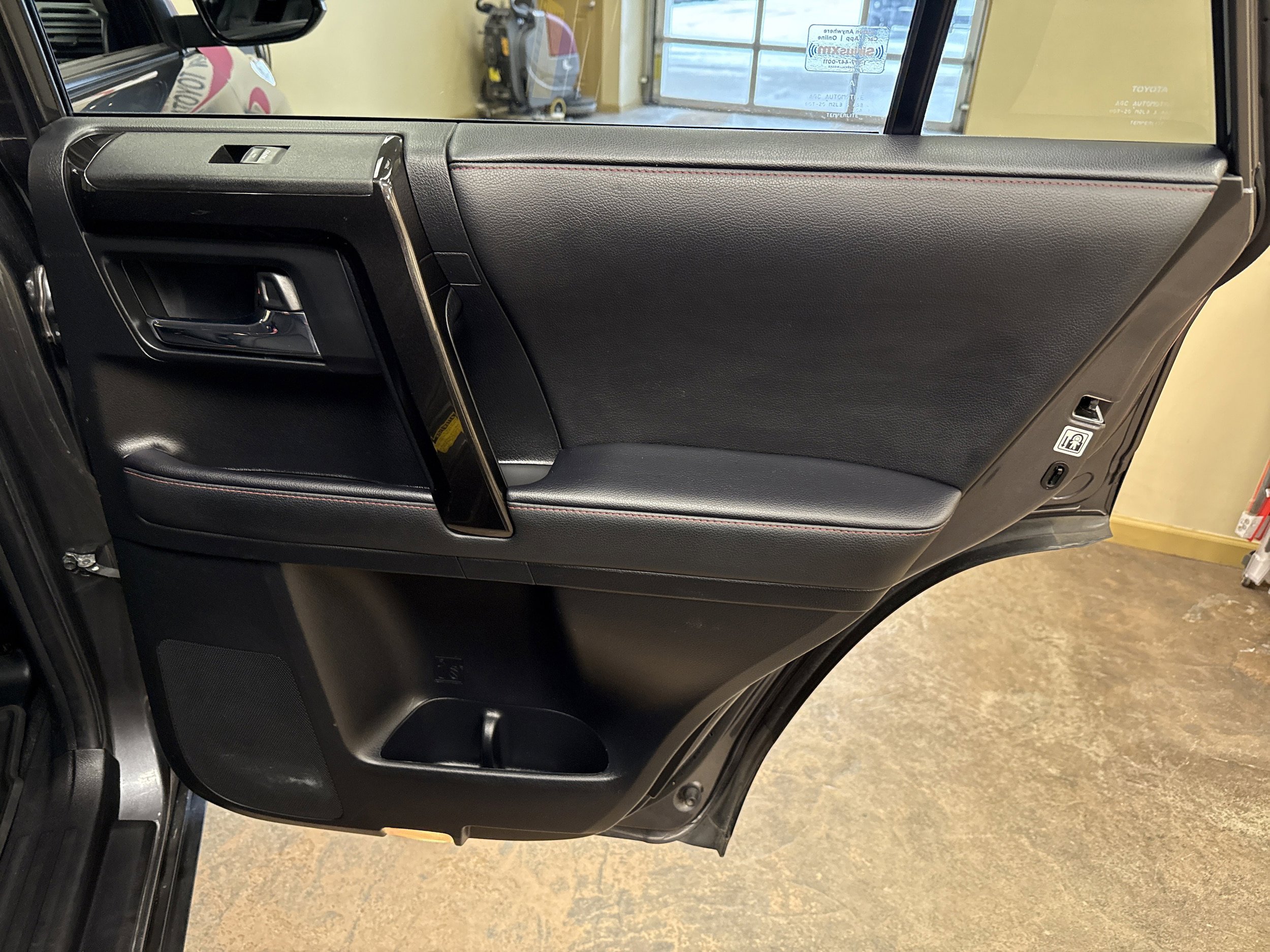 Used 2020 Toyota 4Runner Venture w/ Moonroof Package AWD/4WD image 20