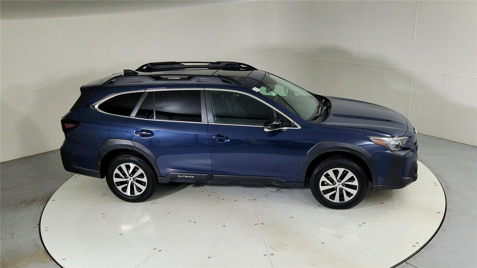 Used 2023 Subaru Outback Premium image 42