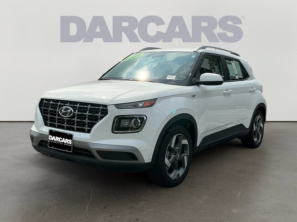 Used 2025 Hyundai Venue SEL FWD image 3