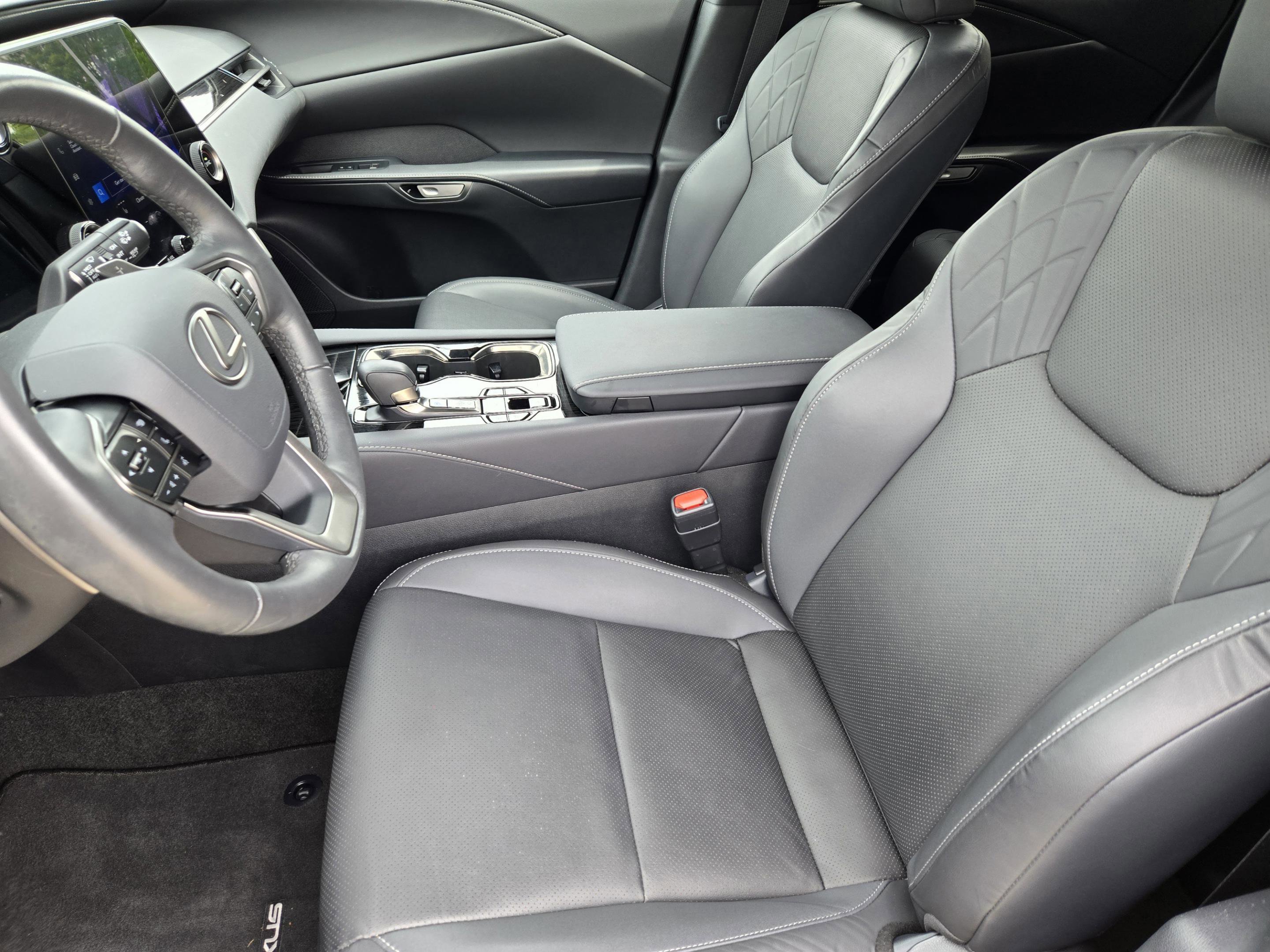 Used 2023 Lexus RX 350 AWD image 9