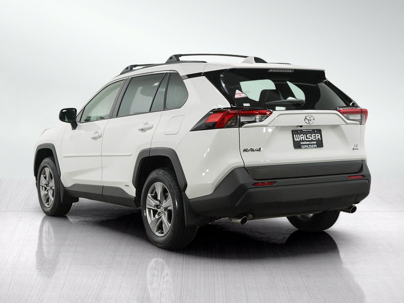 Used 2025 Toyota RAV4 LE AWD/4WD image 3