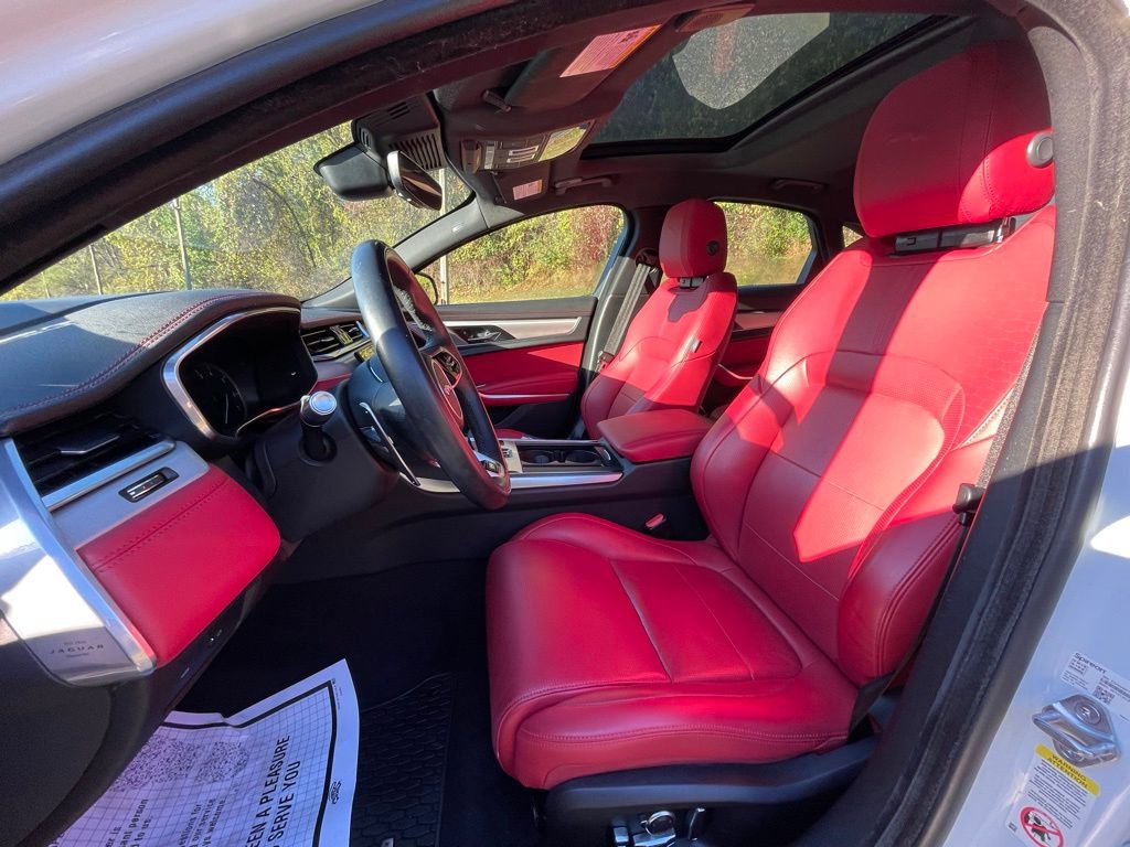 Used 2022 Jaguar XF R-Dynamic SE image 24