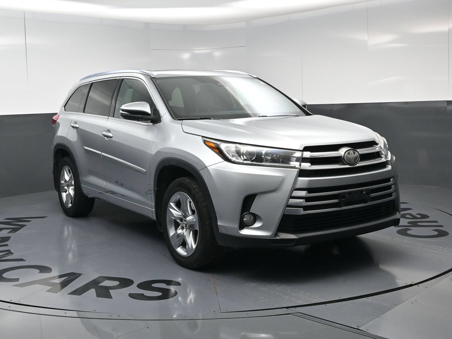 Used 2017 Toyota Highlander Limited w/ Protection Package #3 AWD/4WD image 2