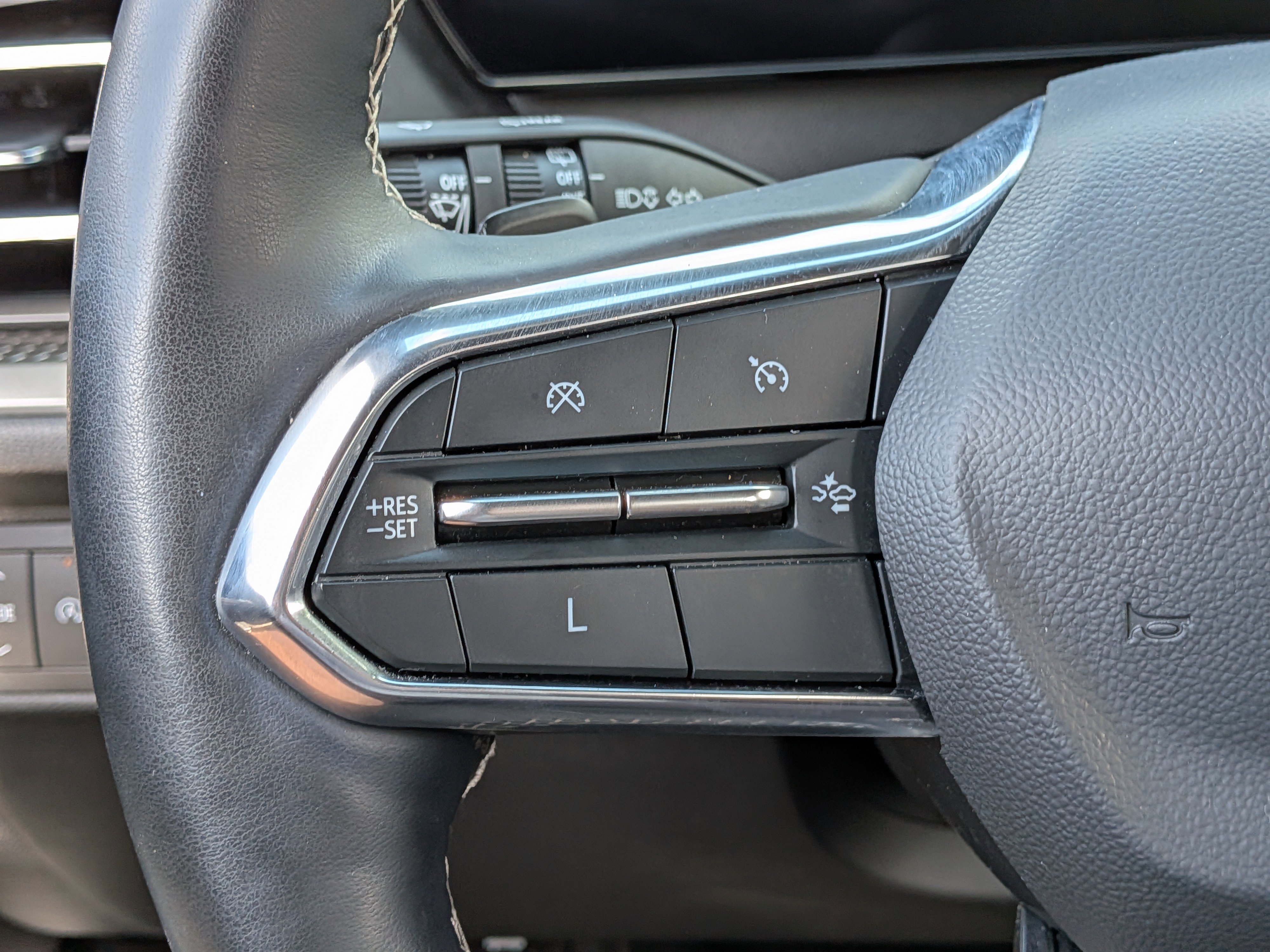 Used 2024 Chevrolet Traverse LS w/ Midnight/Sport Edition FWD image 22