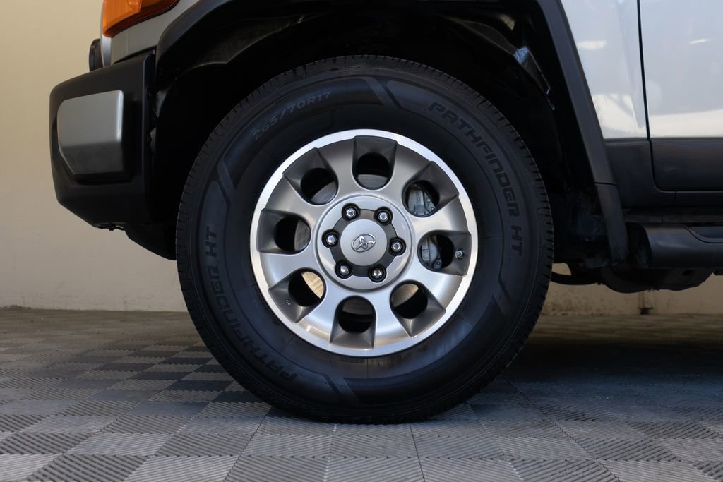 Used 2011 Toyota FJ Cruiser 4WD w/ Convenience Pkg image 9