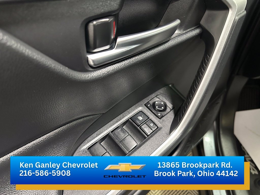 Used 2019 Toyota RAV4 XLE w/ Convenience Package AWD/4WD image 8