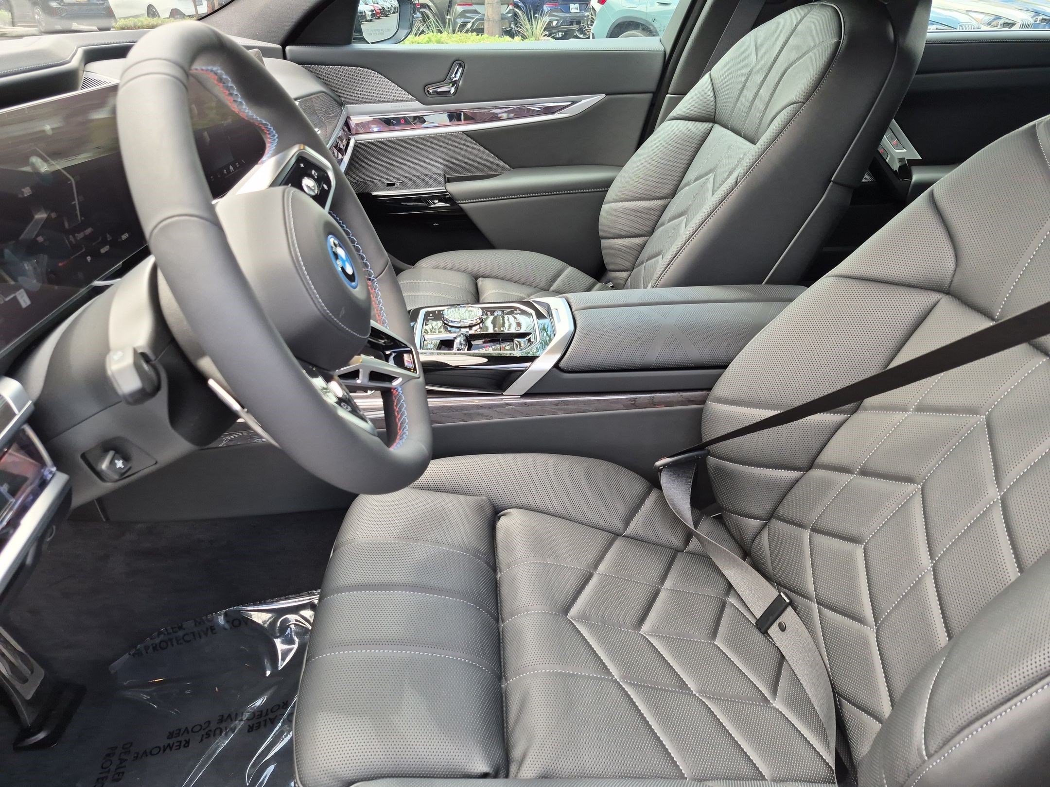New 2026 BMW i7 M70 w/ Executive Package AWD/4WD image 16