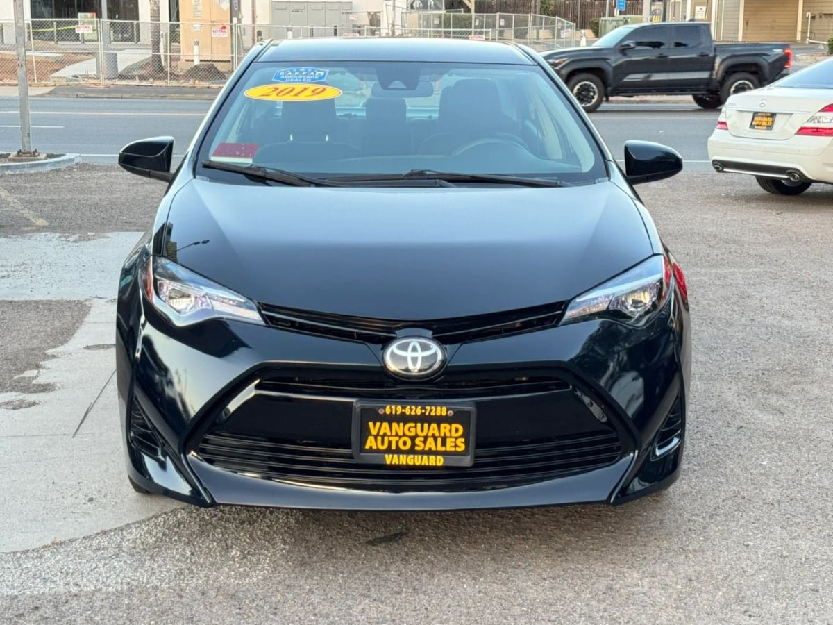 Used 2019 Toyota Corolla LE w/ Carpet Mat Package (TMS) FWD image 3