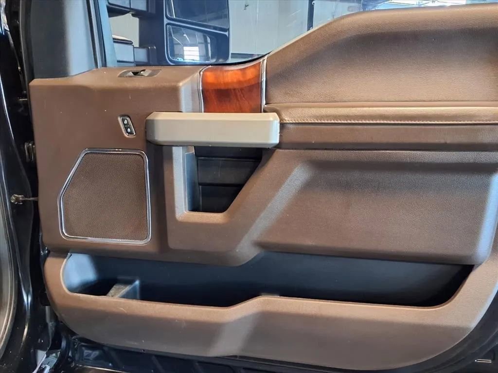 Used 2020 Ford F350 King Ranch w/ King Ranch Ultimate Package AWD/4WD image 13