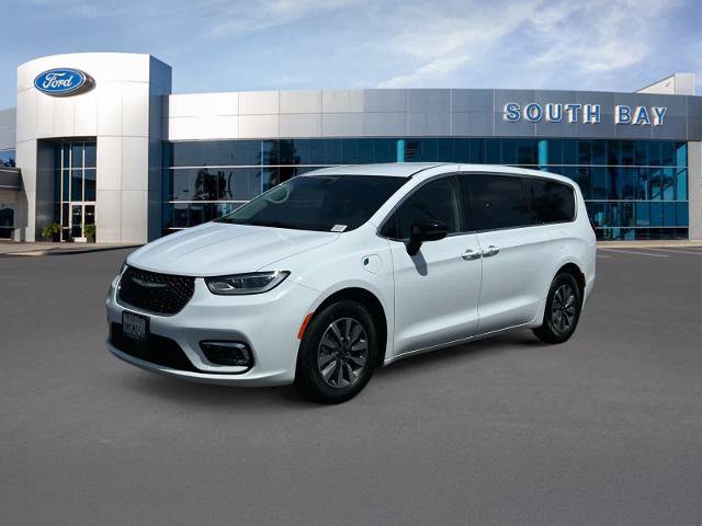 Used 2024 Chrysler Pacifica Limited