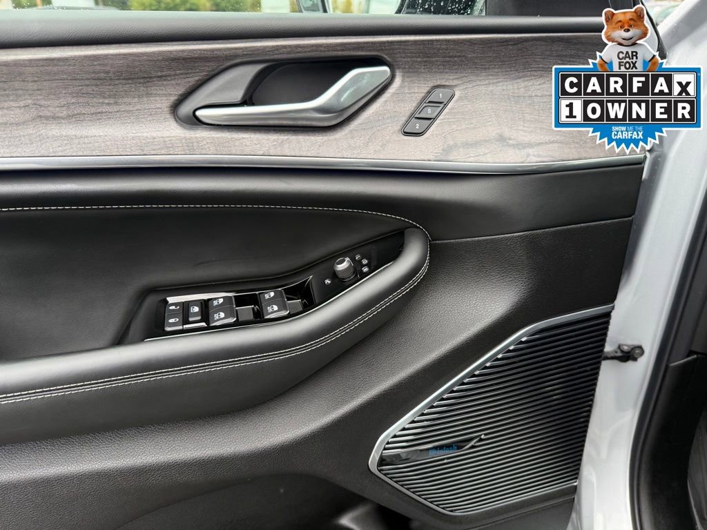 Used 2024 Jeep Grand Cherokee Overland w/ Trailer Tow Package image 14