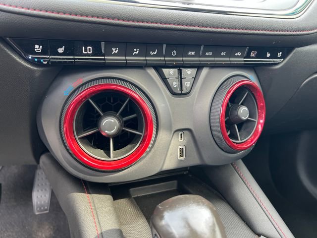 Certified 2021 Chevrolet Blazer RS w/ Enhanced Convenience Package AWD/4WD image 31