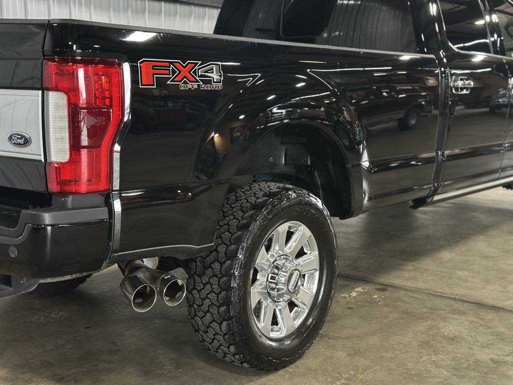 Used 2019 Ford F350 Platinum w/ Platinum Ultimate Package image 2