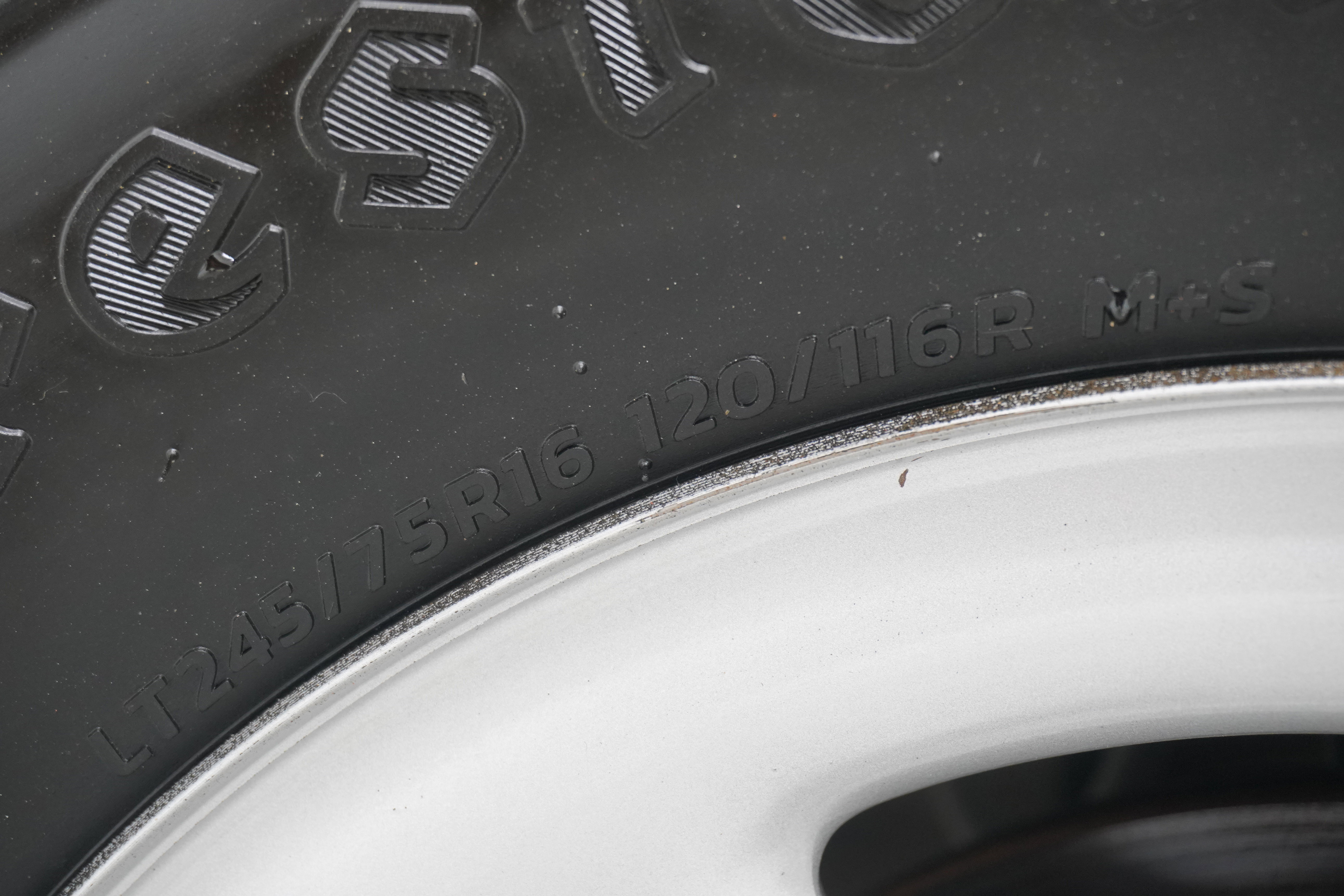 Used 2018 Chevrolet Express 2500 w/ Driver Convenience Package image 19