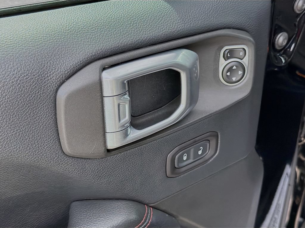 Used 2018 Jeep Wrangler Rubicon AWD/4WD image 19