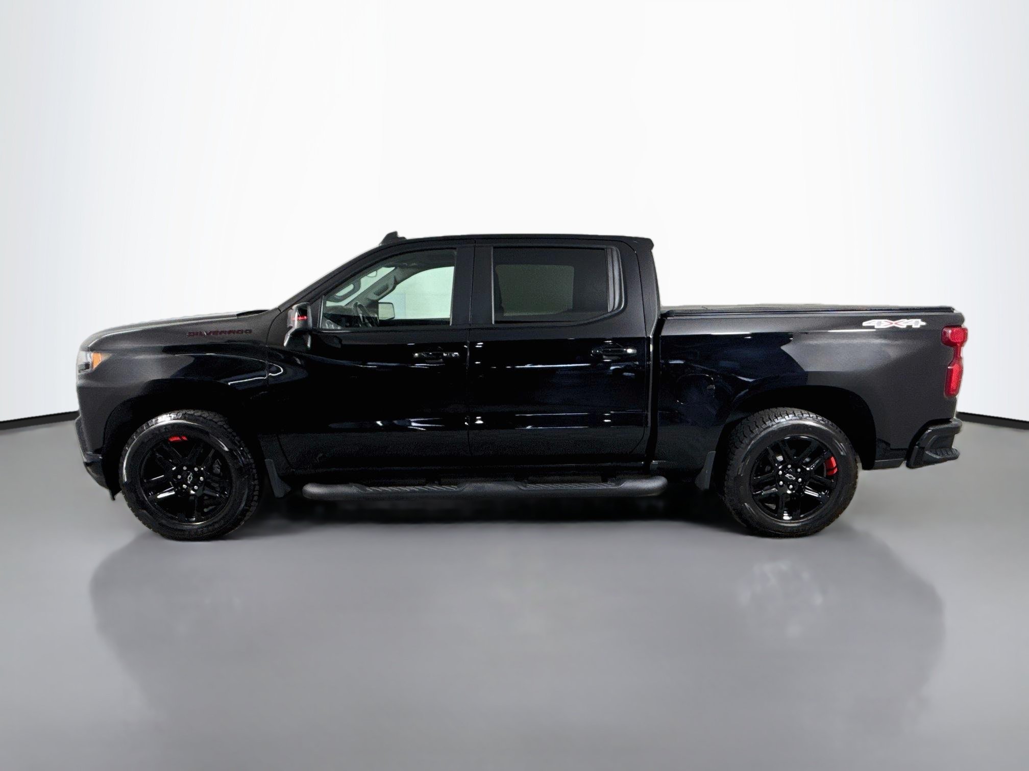 Used 2021 Chevrolet Silverado 1500 RST w/ Redline Edition AWD/4WD image 6