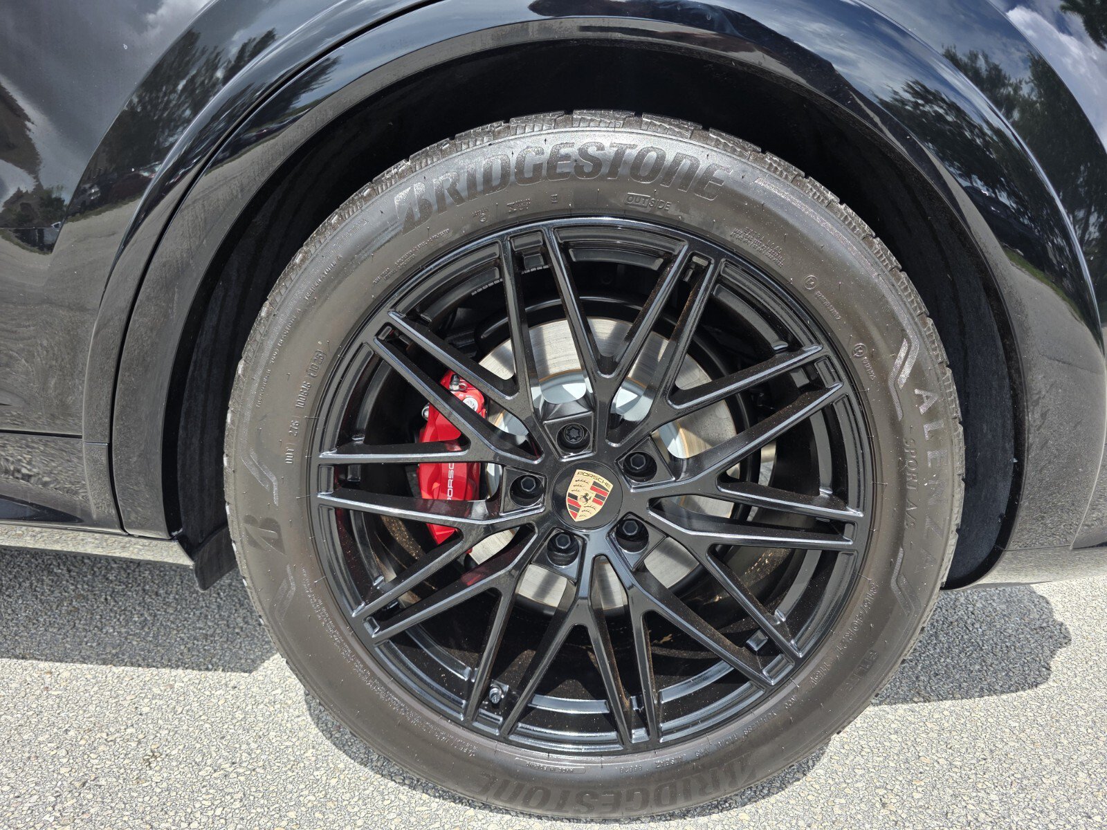 Used 2025 Porsche Cayenne GTS AWD/4WD image 9