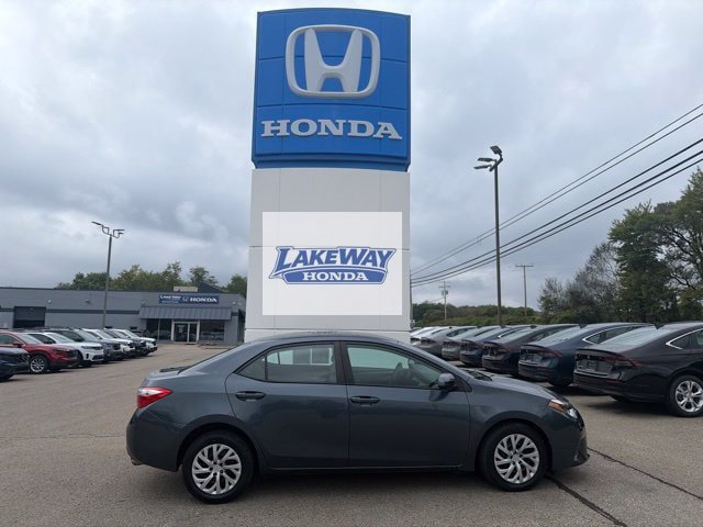 Used 2016 Toyota Corolla LE FWD image 1