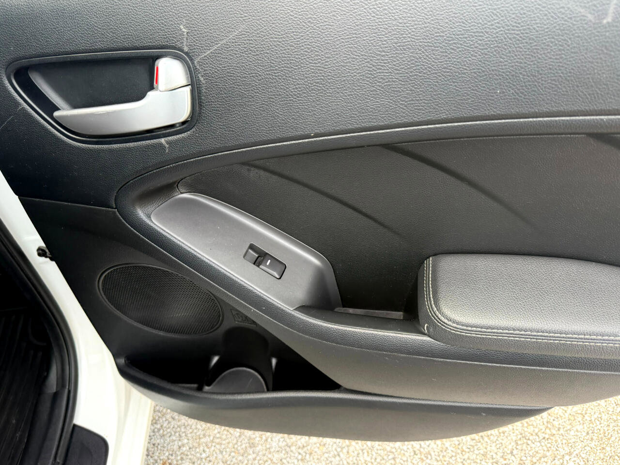 Used 2017 Kia Forte LX image 13