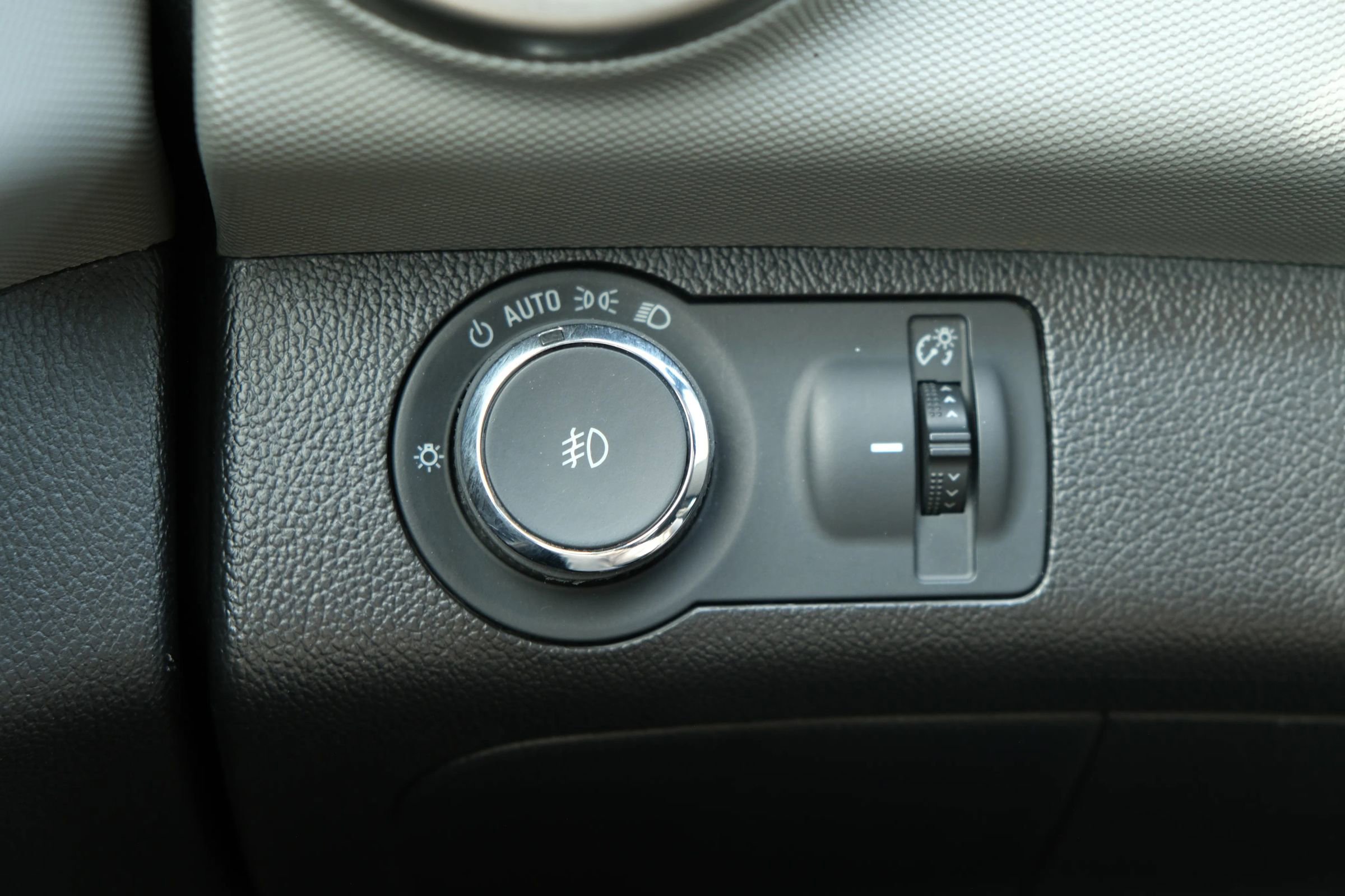 Used 2014 Chevrolet Sonic LT w/ Wheels and Fog Lamp Package image 29