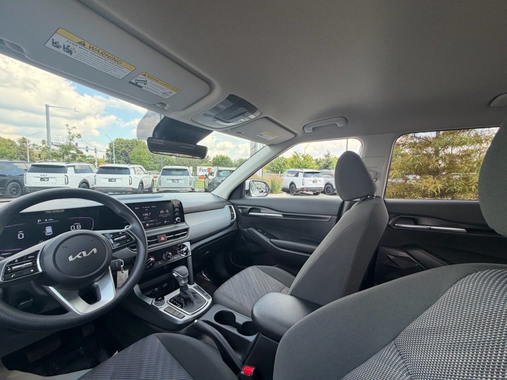 Used 2024 Kia Seltos LX AWD/4WD image 8