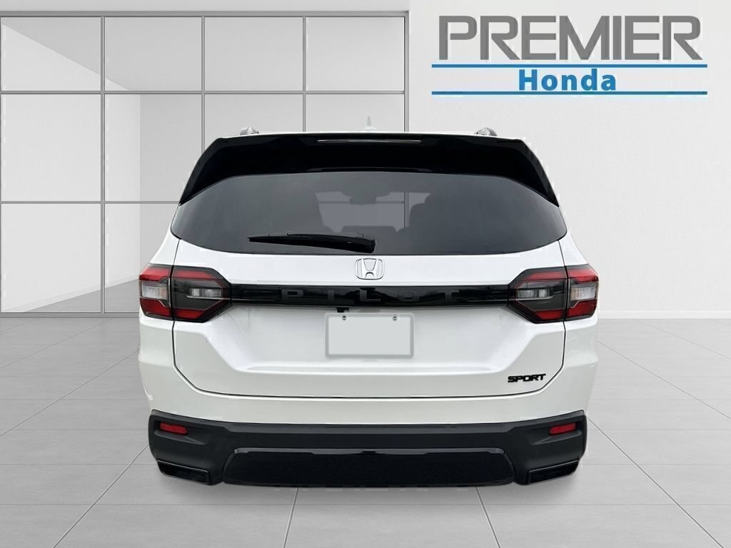 New 2026 Honda Pilot Sport image 4