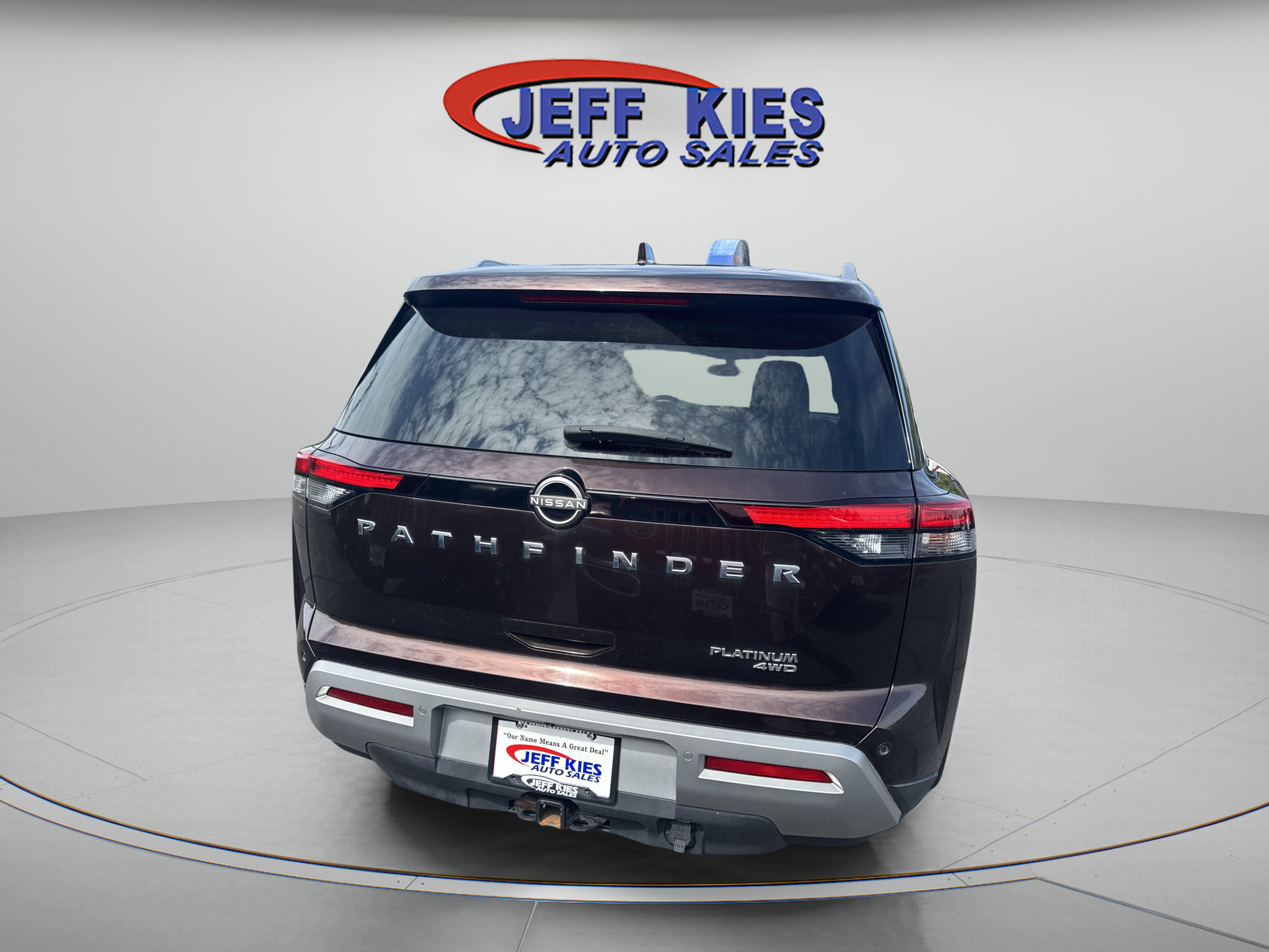 Used 2022 Nissan Pathfinder Platinum w/ Cargo Package AWD/4WD image 6