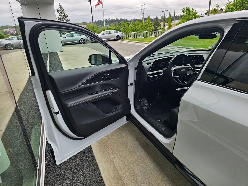 New 2026 Cadillac Lyriq Sport AWD/4WD image 18