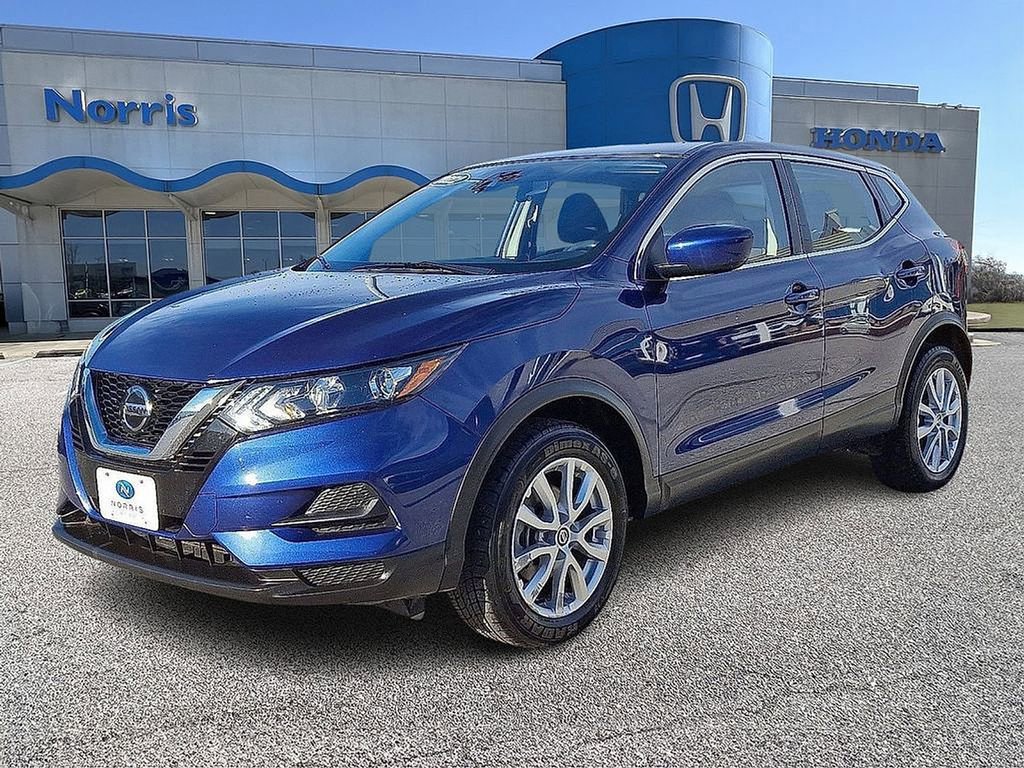 Used 2022 Nissan Rogue Sport S image 2