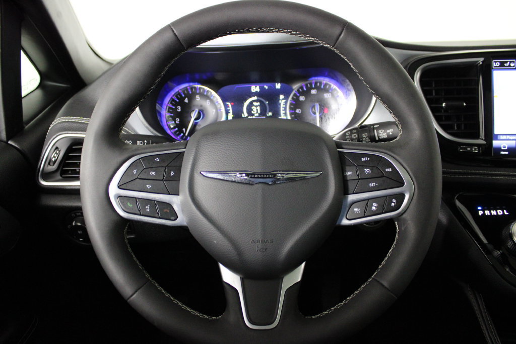 Used 2026 Chrysler Pacifica Limited FWD image 26