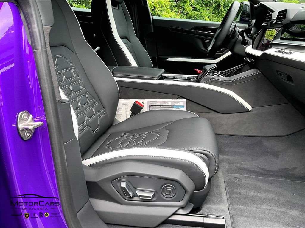 Used 2026 Lamborghini Urus SE AWD/4WD image 8