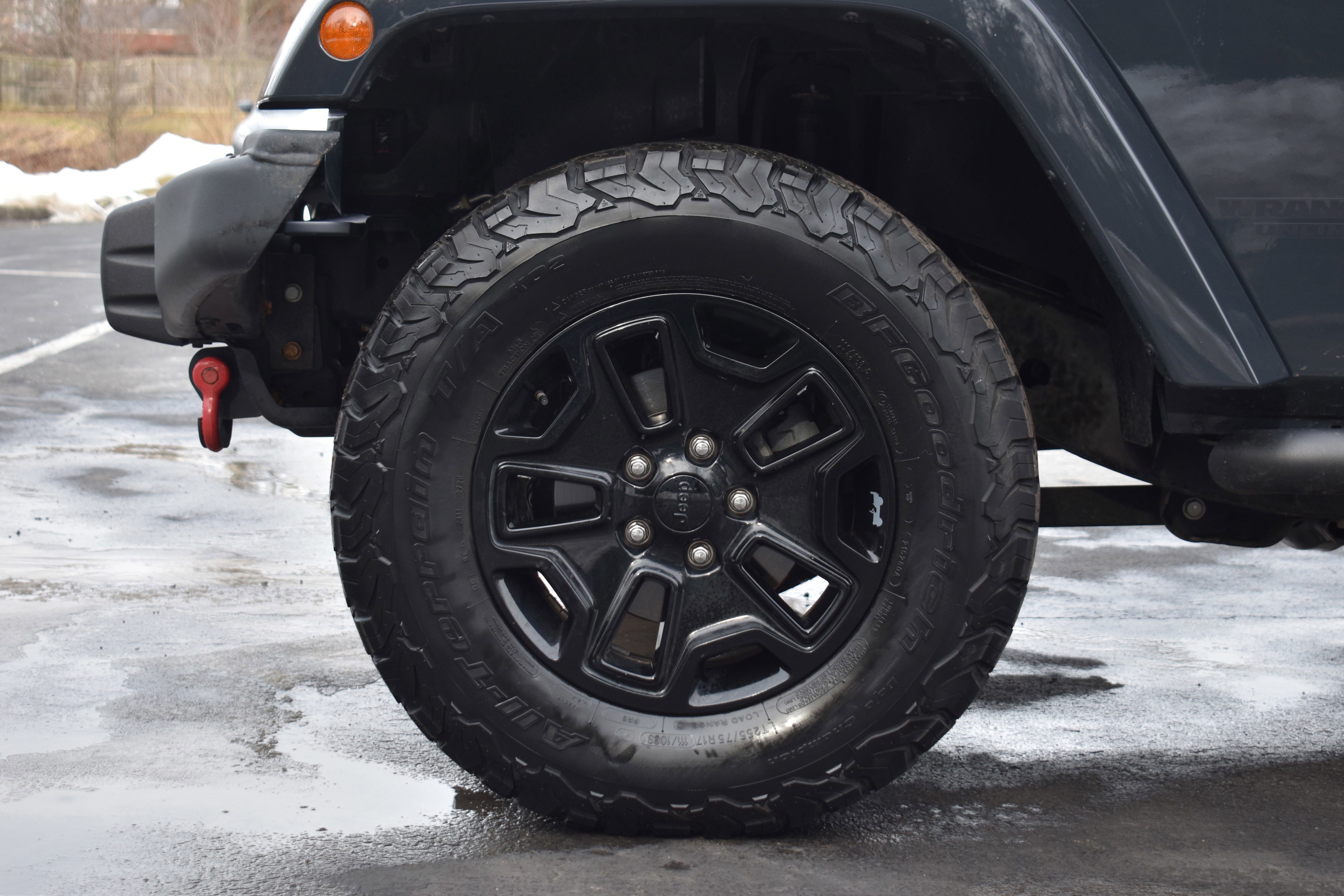 Used 2017 Jeep Wrangler Unlimited Sahara image 35